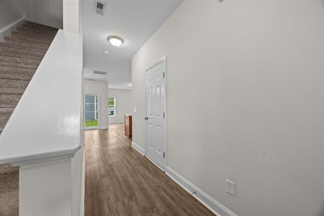 Building Photo - Welcome to Stonebay Townhomes!