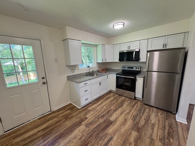 Kitchen - 436 Jamison St