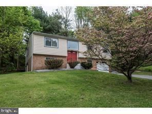 Building Photo - 302 Lynn Dr