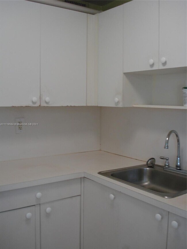 Foto del edificio - 6195 W 18th Ave