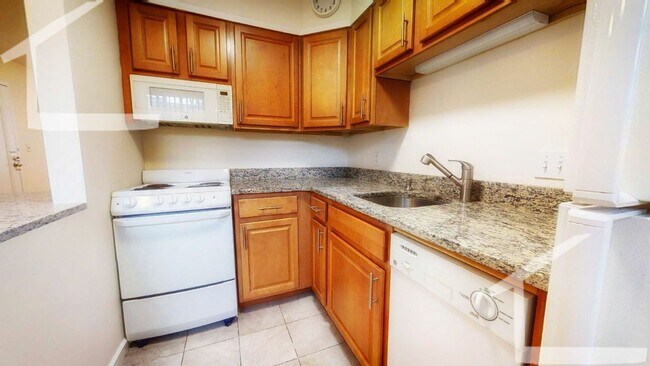 Foto del edificio - BABCOCK ST BROOKLINE - 2BED / 1BATH - $350...