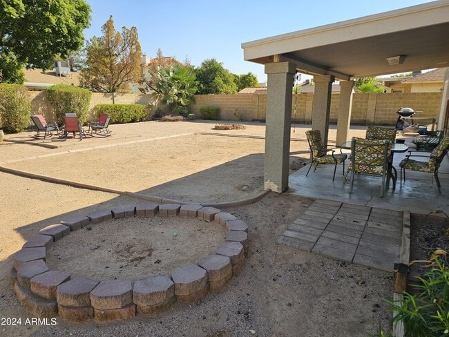 Building Photo - 2616 E Encanto St