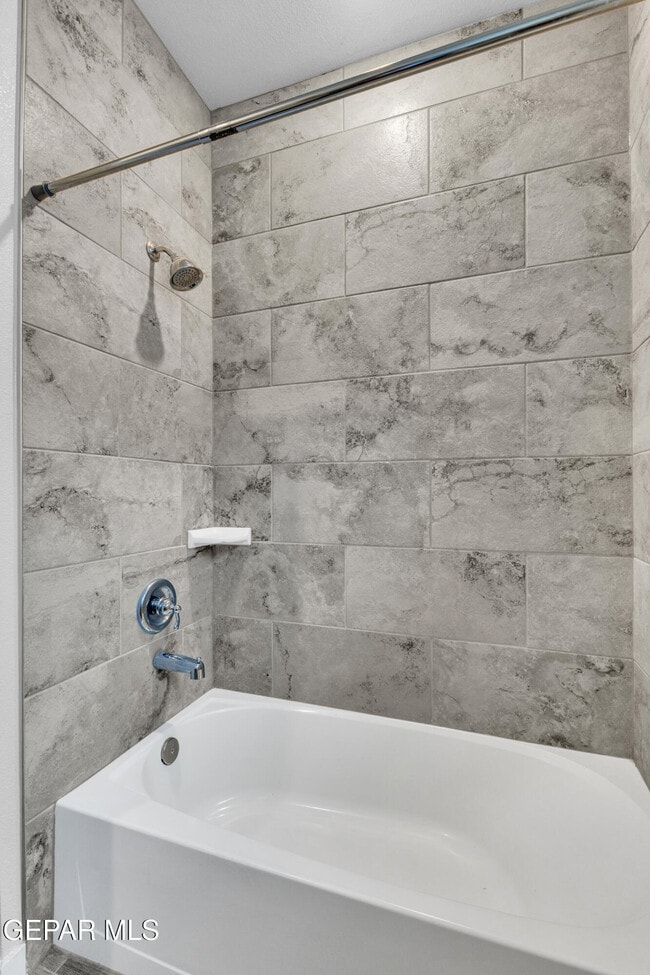 Foto del edificio - 11364 Santa Barbara