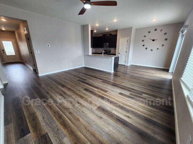 Building Photo - 8883 Ventura Ct