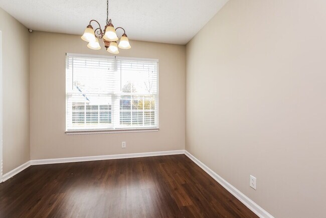 Building Photo - 1179 Everton Dr