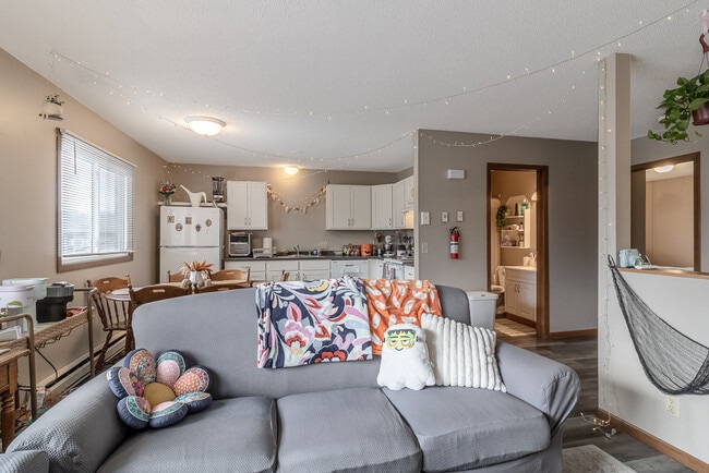 Building Photo - 202 Balcerzak Dr