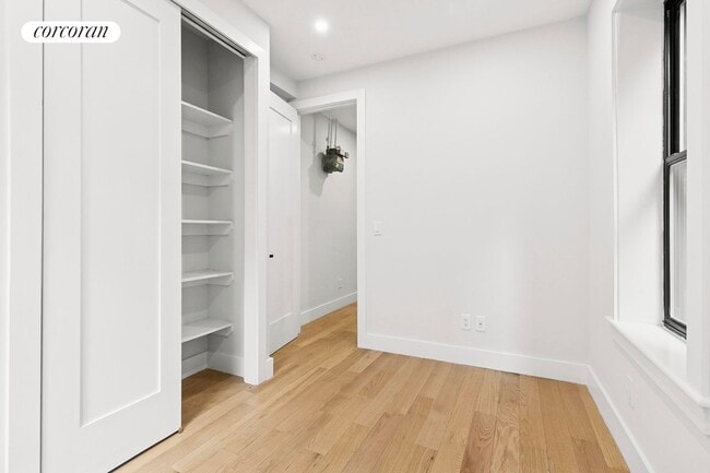 Foto del edificio - 206 W 96th St