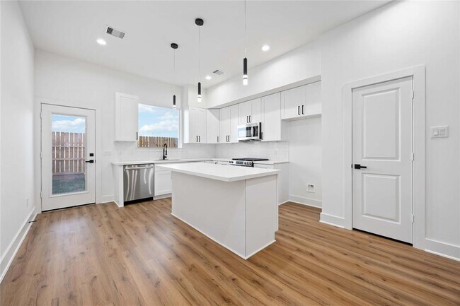Building Photo - 7719 Orebo St