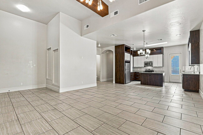 Building Photo - 3203 Red Orchard Dr