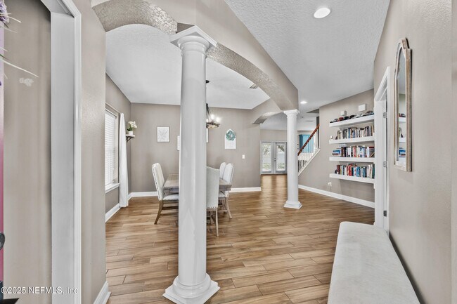 Foto del edificio - 503 Candlebark Dr