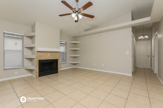 Foto del edificio - 552 Winding Oak Ln