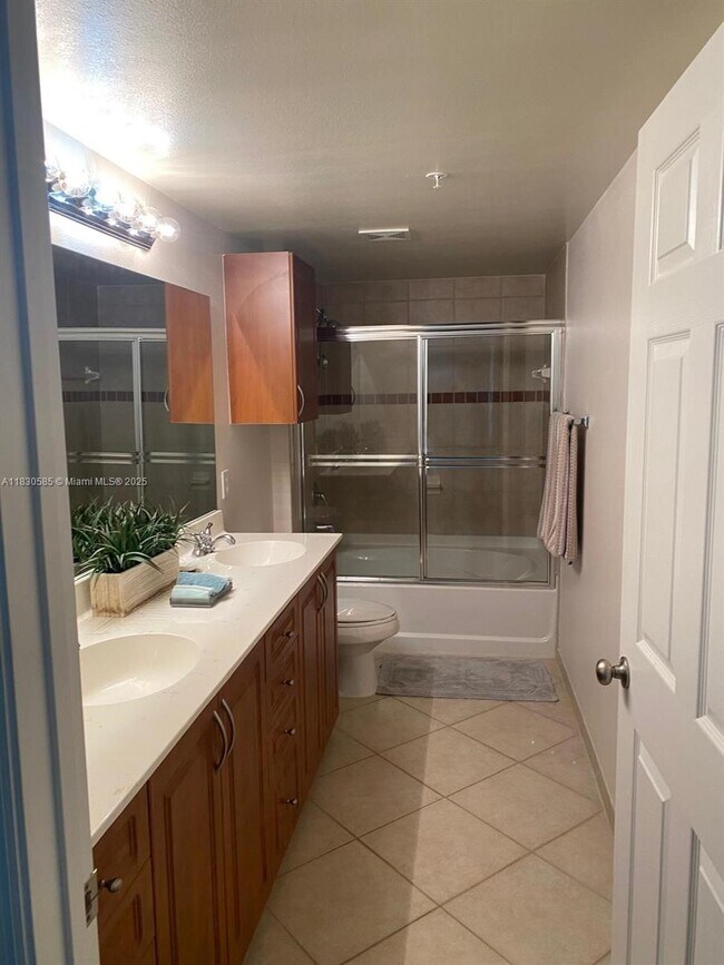 Foto del edificio - 6475 Emerald Dunes Dr