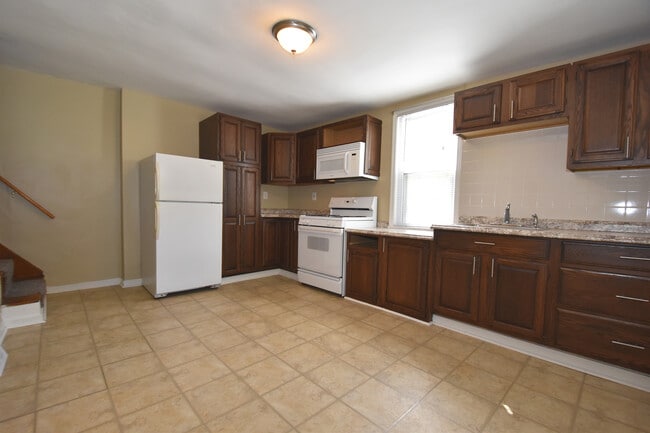 Kitchen - 1021 Joseph St
