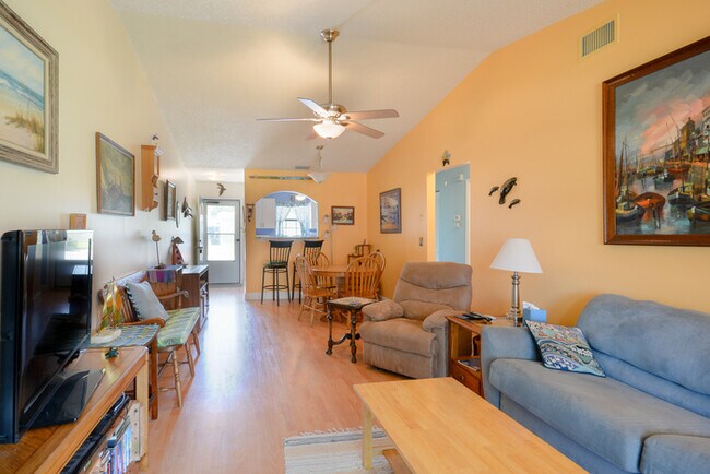 Building Photo - 1152F - Fairvilla