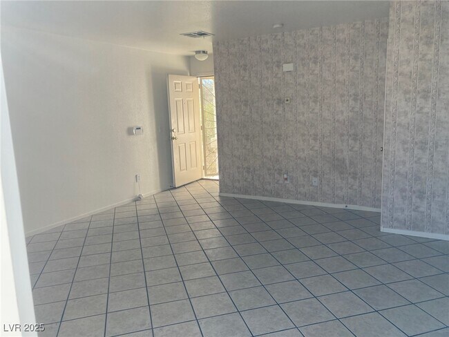 Foto del edificio - 800 Spotted Eagle St