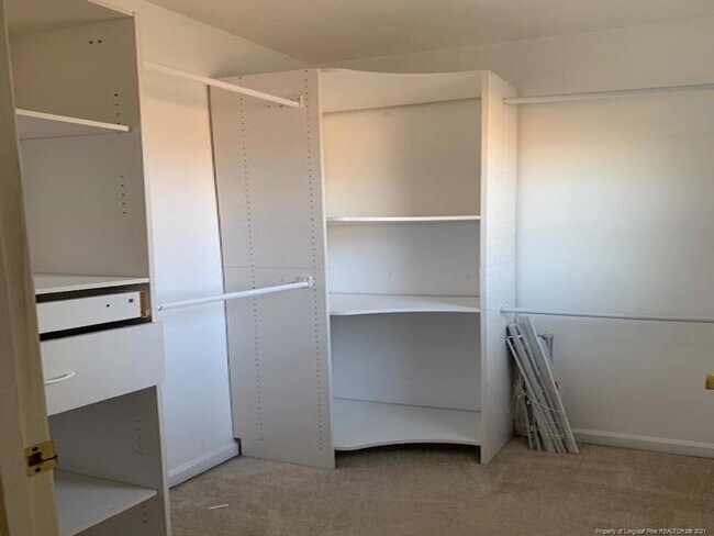 Foto del edificio - 6776 Foxberry Rd