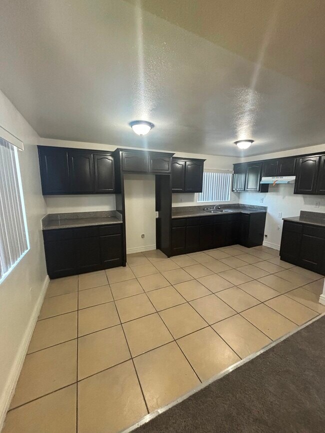 Foto del edificio - 846 E 109th St