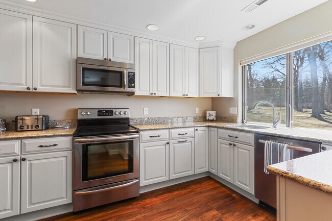 Foto del edificio - 33 Driftwood Ct
