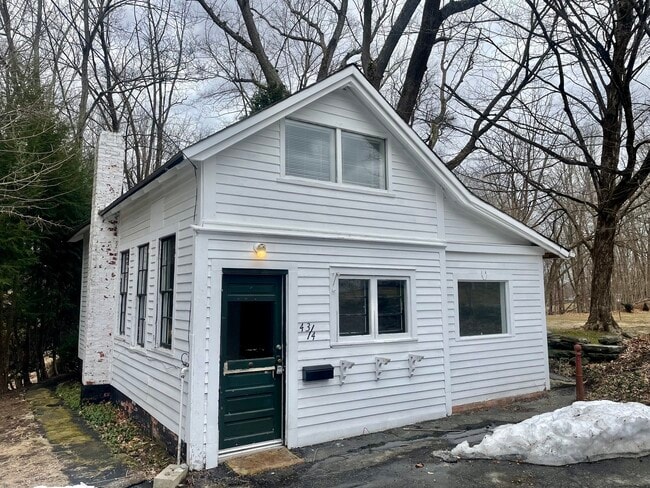 Foto del edificio - 4 Elm Ave