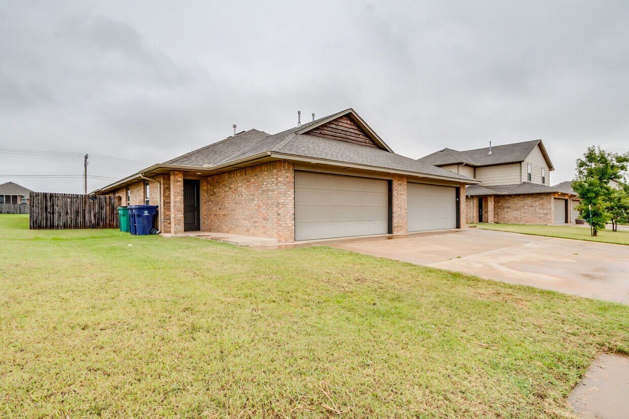 Photo - 8815 SW 45th St (Oklahoma City, OK)