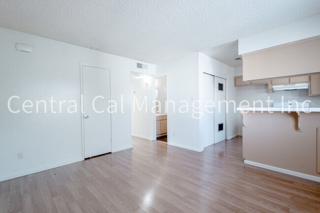 Building Photo - 808 Pershing St