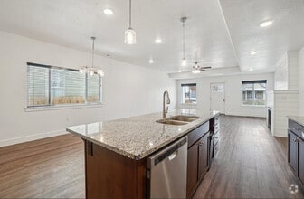 Building Photo - 2918 Pingree Ave E