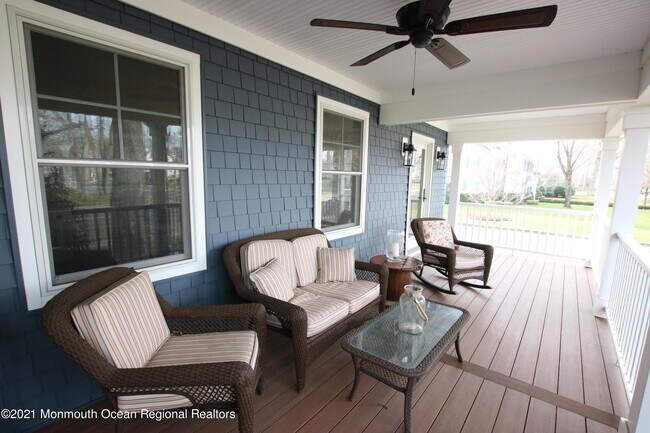 Foto del edificio - 518 Grassmere Avenue