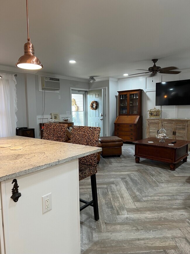 Foto del edificio - 157 1/2 Kings Hwy