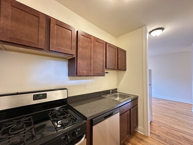 Foto del edificio - 755 W Cornelia Ave