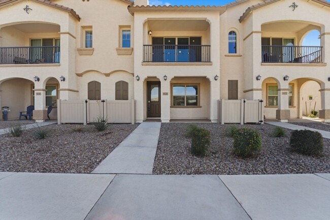 Foto del edificio - ** Like new Luxurious Modern townhome with 2 Master Suits in Warner Meadows**