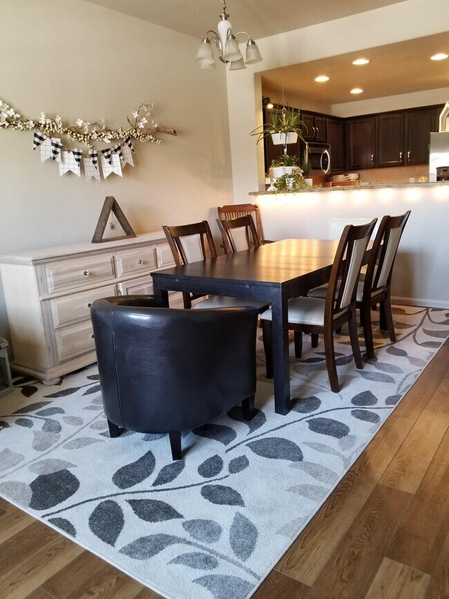 Foto del edificio - 5493 Cross Creek Dr