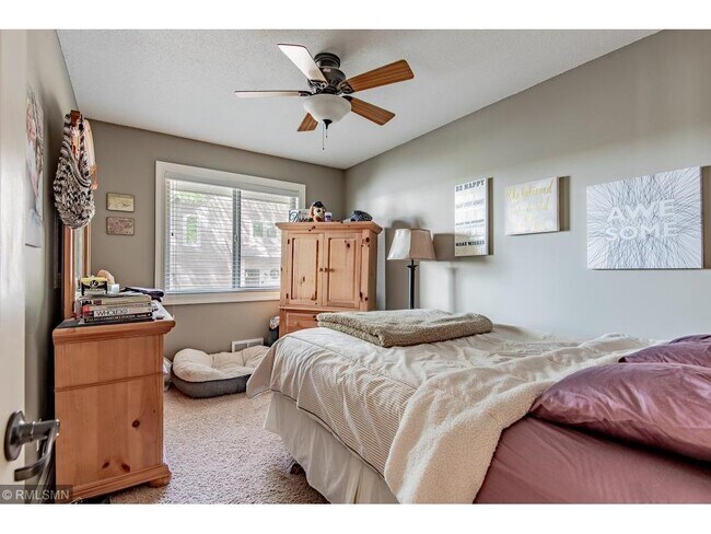 Foto del edificio - 14684 Cove Ave SE