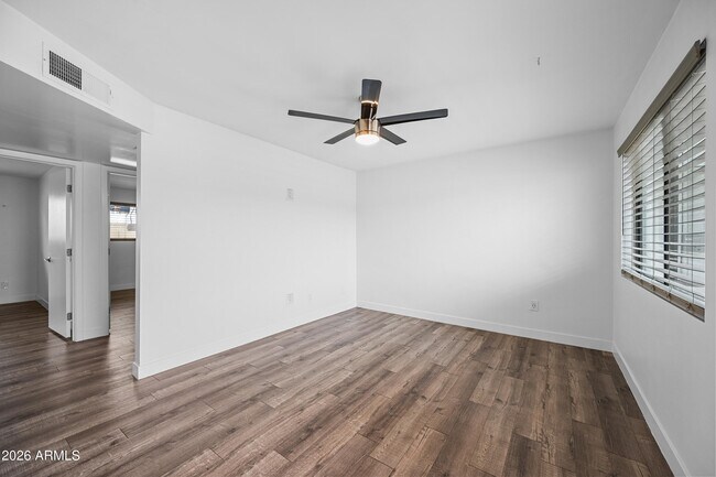 Foto del edificio - 3131 E Fairmount Ave