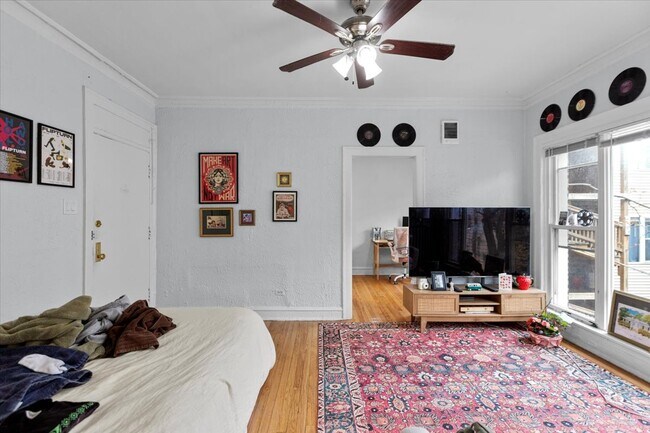 Foto del edificio - 3449 N Elaine Pl