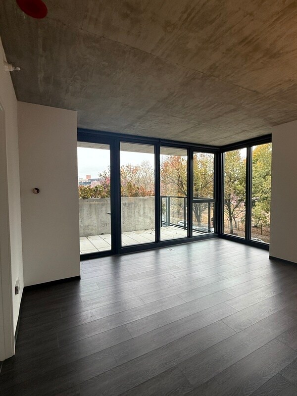 Foto del edificio - 1319 W Lake