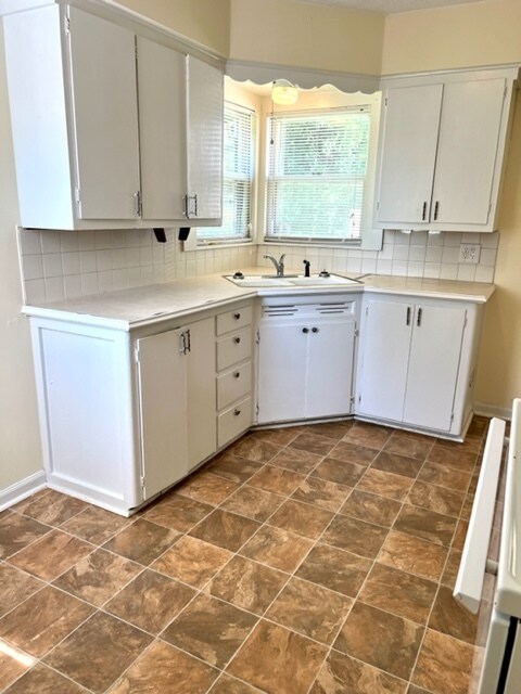 Cocina - 1537 N Kentwood Ave