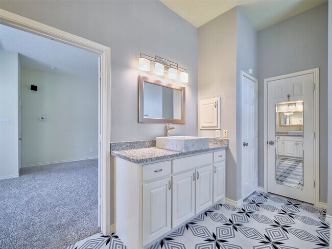 Foto del edificio - 7626 Painton Ln