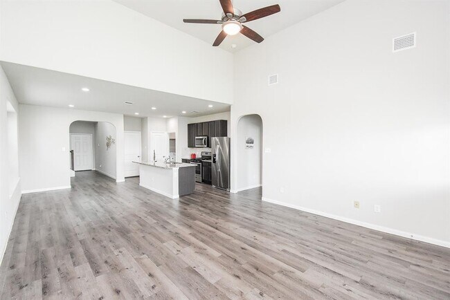 Building Photo - 24622 Allori Ct
