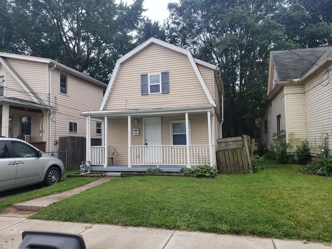 Building Photo - 1763 Giant St