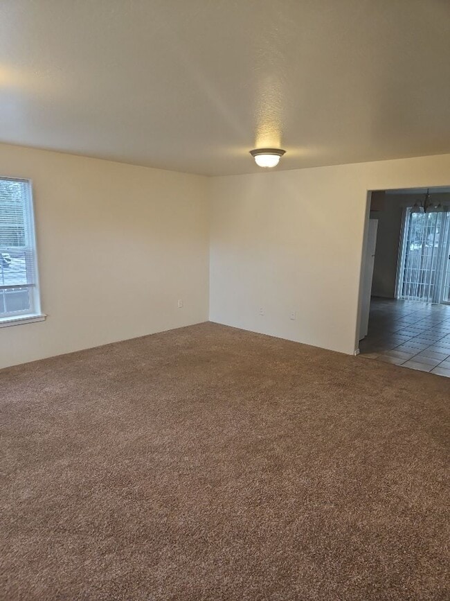 Foto del edificio - Available now! - 3 bed, 2 bath Townhouse i...