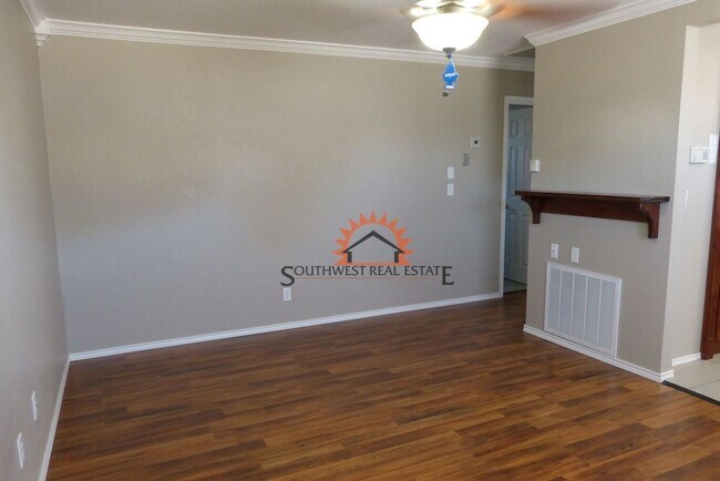 Foto del edificio - Beautiful one bed one bath apartment--wate...