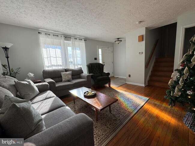 Foto del edificio - 3132 Laurel View Dr