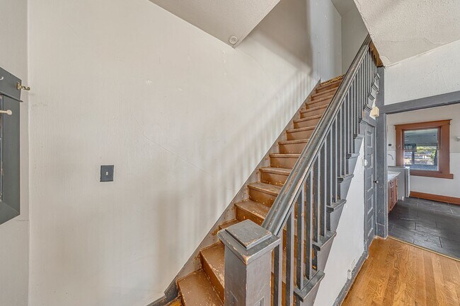Building Photo - 746 Colorado Ave
