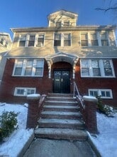 Building Photo - 138 Vermont Ave