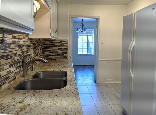 Foto del edificio - 361 N Post Oak Ln