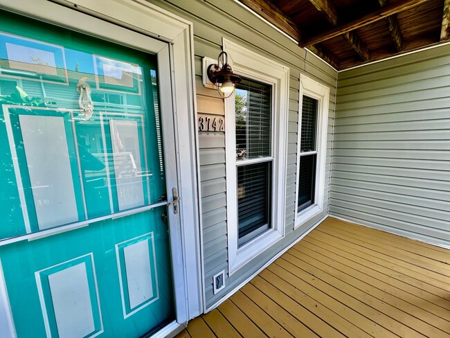 Building Photo - Super Cute Condo off Shore Drive in VB