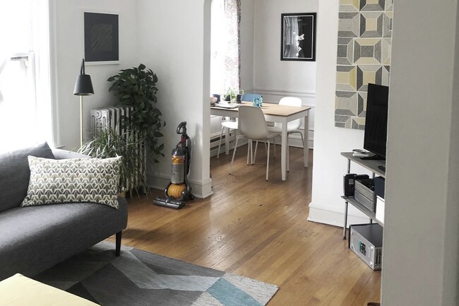 Foto del edificio - 2151 N Fremont St