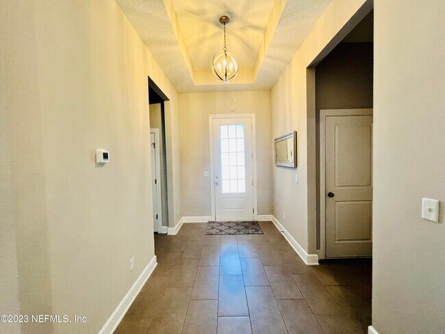 Building Photo - 612 Charter Oaks Blvd