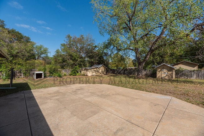 Foto del edificio - 2874 N Meridian Ave
