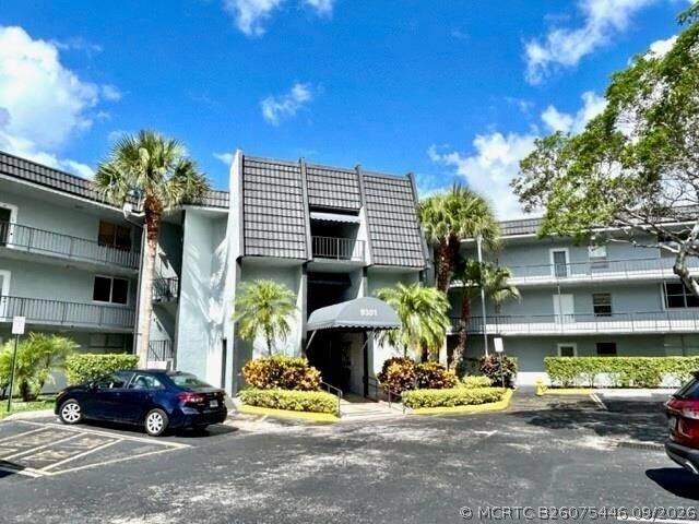 Foto del edificio - 9351 Lime Bay Blvd